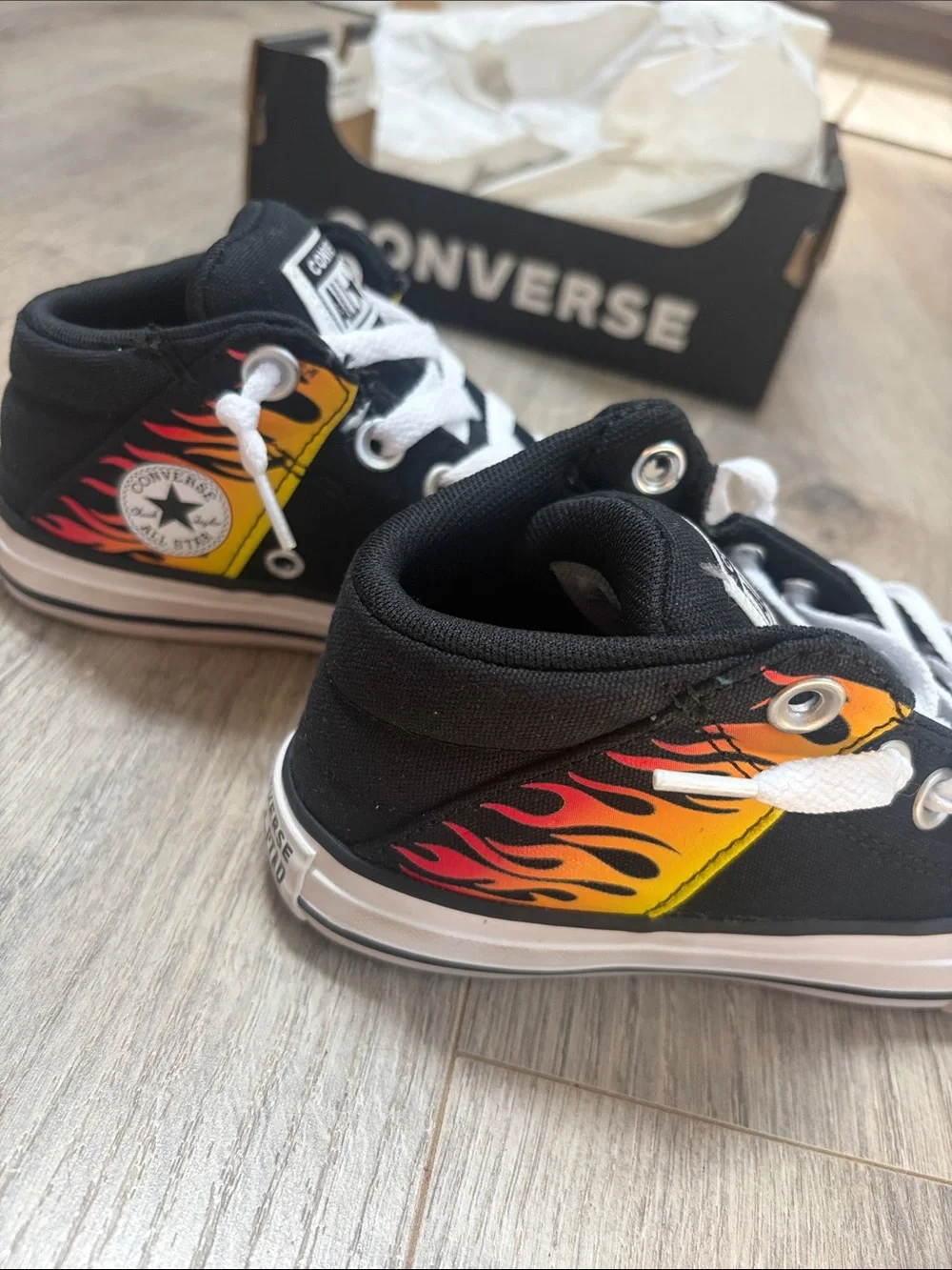 Boys Flame Converse